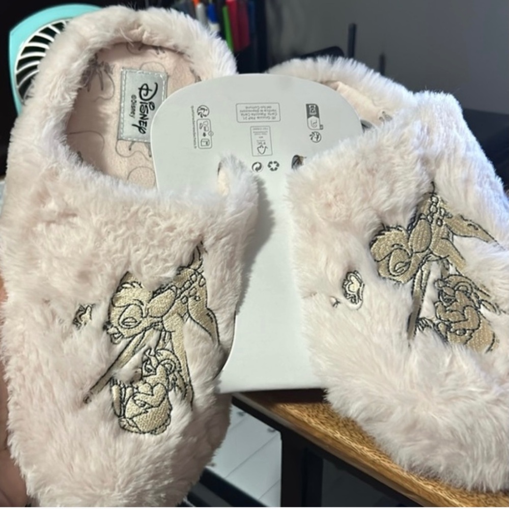 Disney slipper ❤️ new with tag us size 5/6 eur 38/39